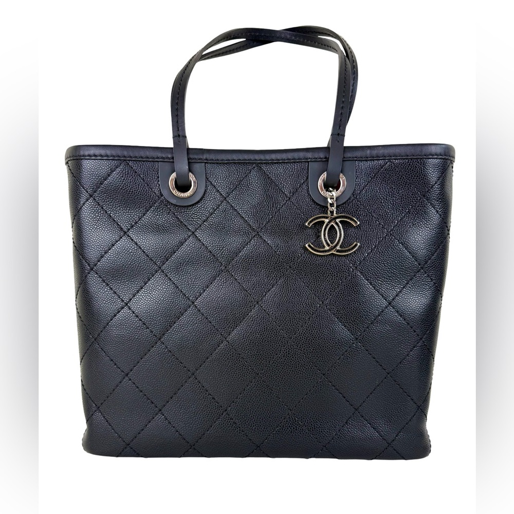 NIB CHANEL ON THE ROAD TOTE BAG IN BLACK GRAINED CALFSKIN